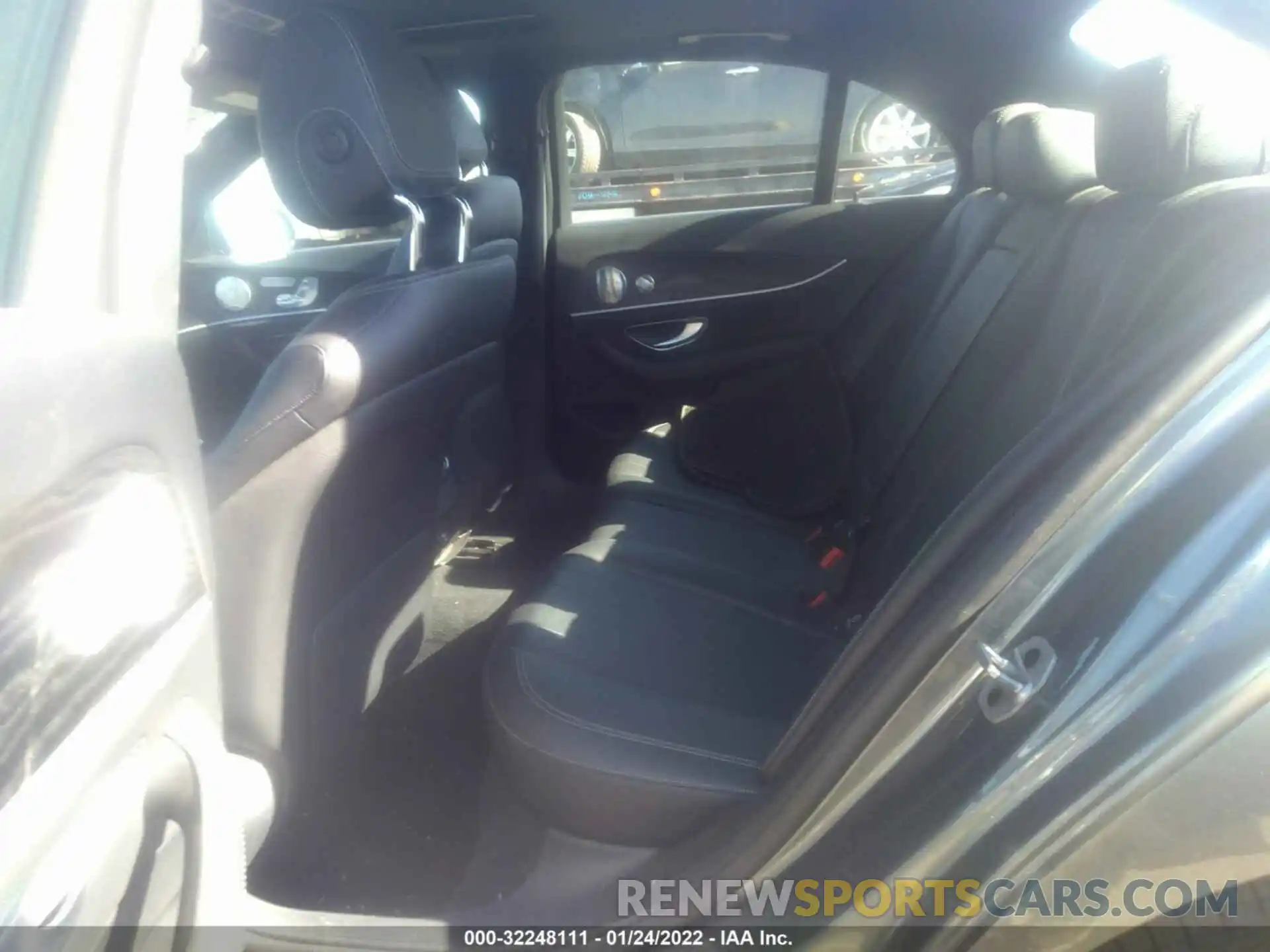 8 Photograph of a damaged car WDDZF4JB2KA583753 MERCEDES-BENZ E-CLASS 2019