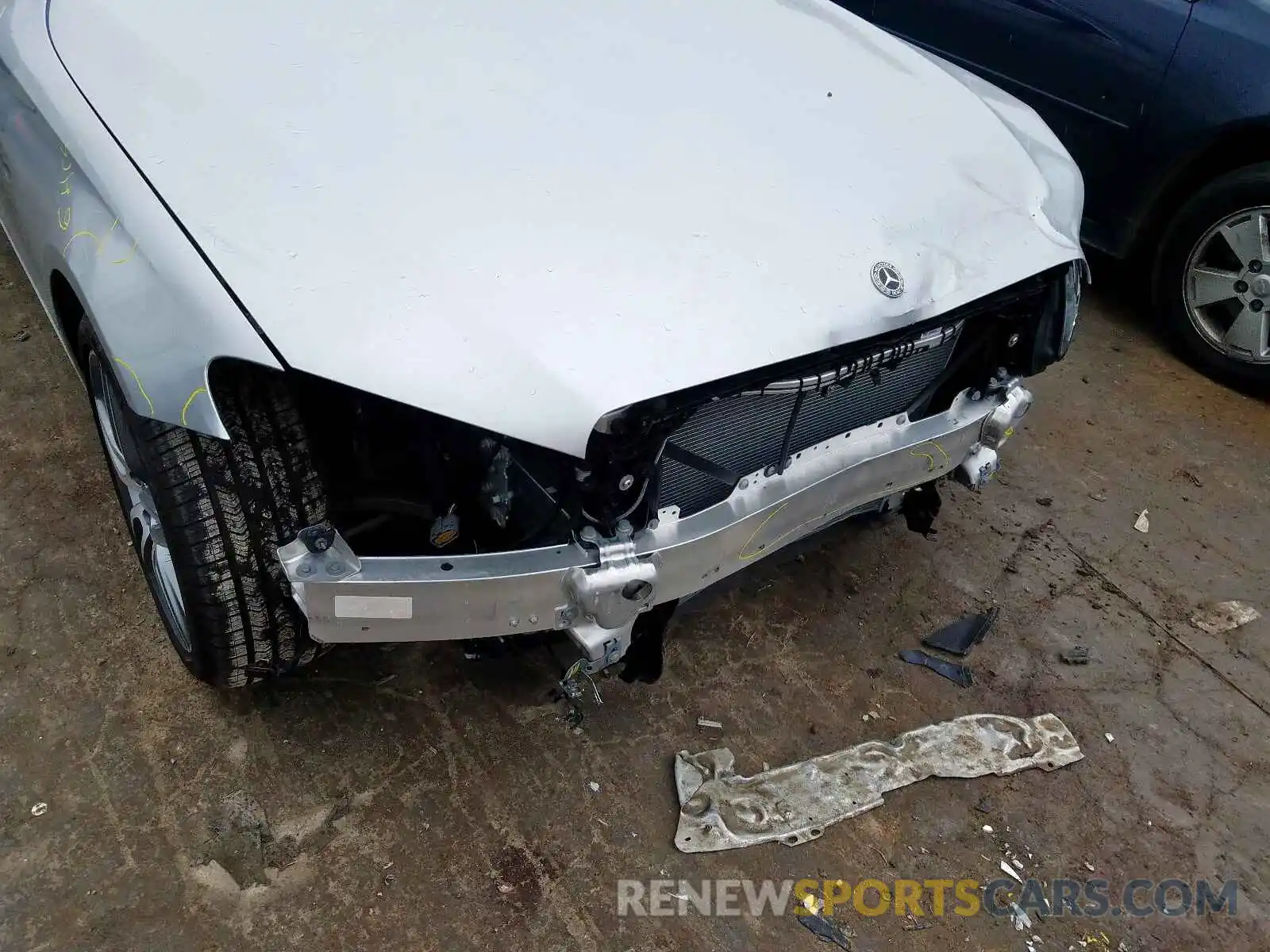 9 Photograph of a damaged car WDDZF4JB2KA612751 MERCEDES-BENZ E CLASS 2019