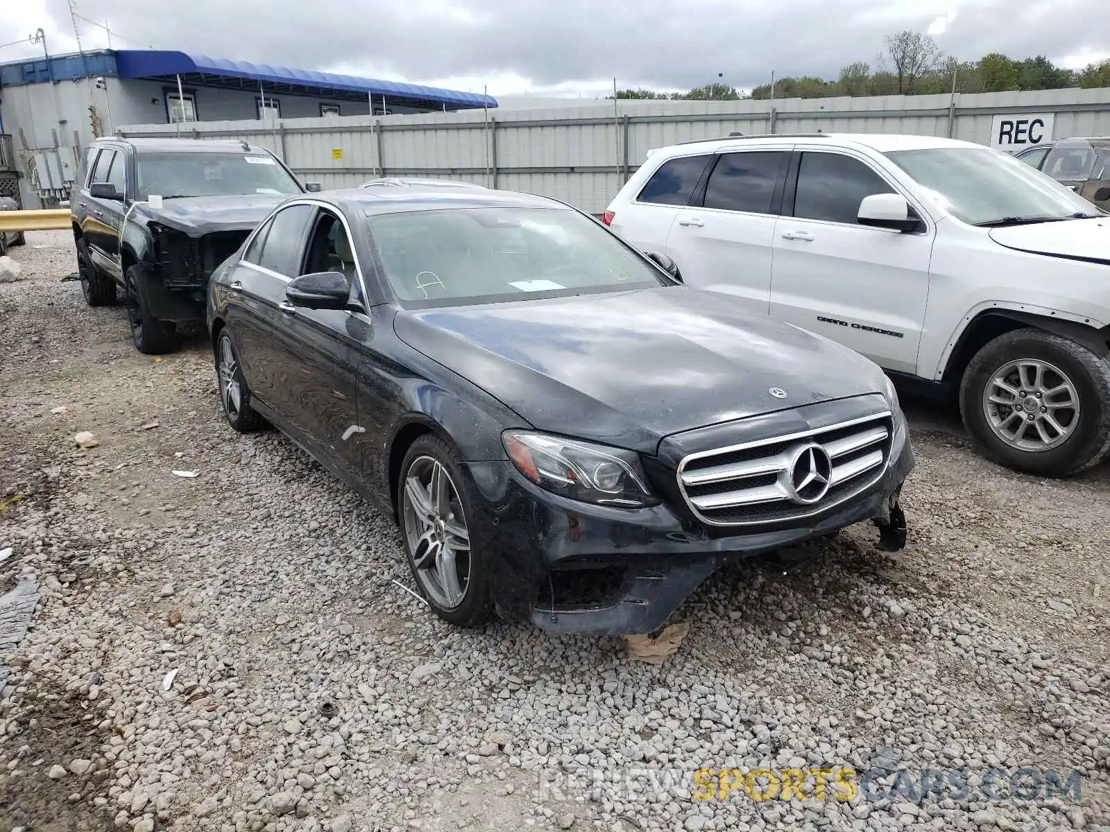 1 Photograph of a damaged car WDDZF4JB2KA622213 MERCEDES-BENZ E-CLASS 2019