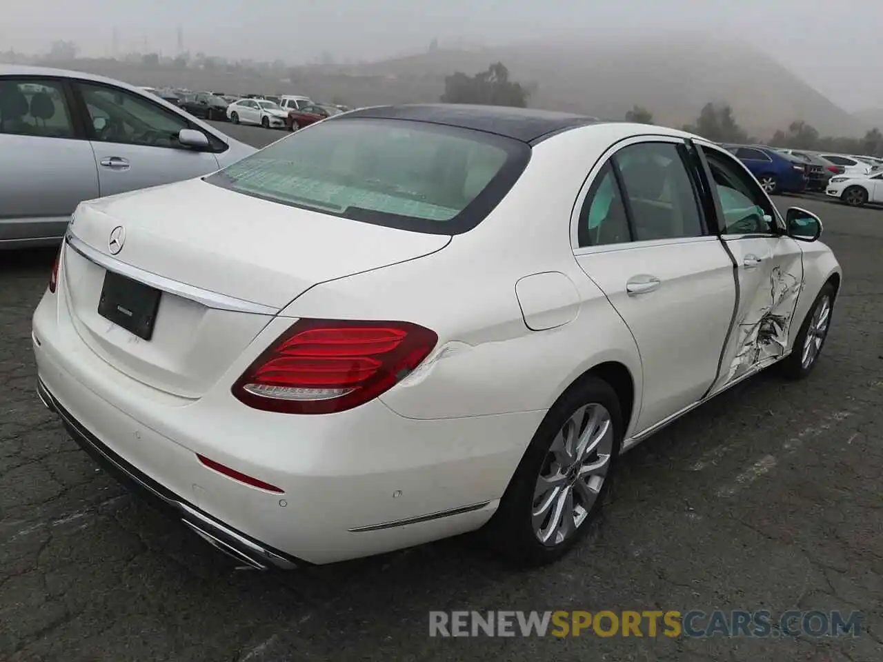 4 Photograph of a damaged car WDDZF4JB2KA635396 MERCEDES-BENZ E-CLASS 2019