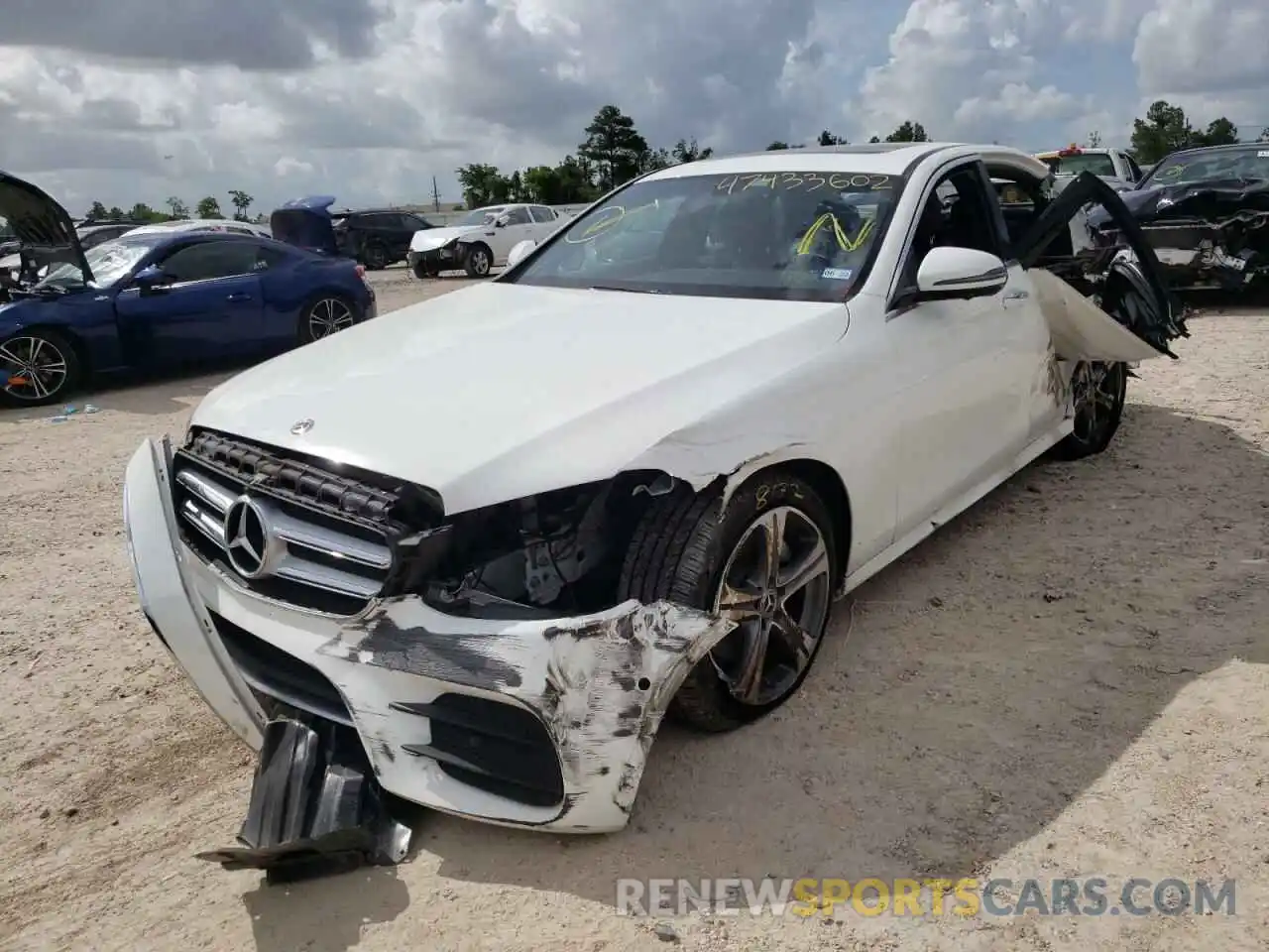 2 Photograph of a damaged car WDDZF4JB2KA663411 MERCEDES-BENZ E-CLASS 2019