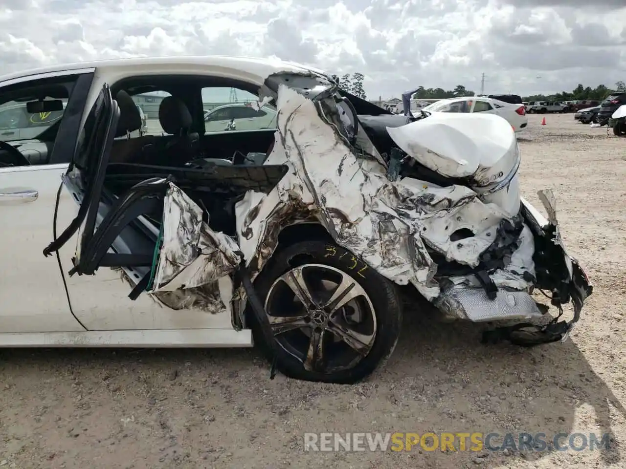 9 Photograph of a damaged car WDDZF4JB2KA663411 MERCEDES-BENZ E-CLASS 2019