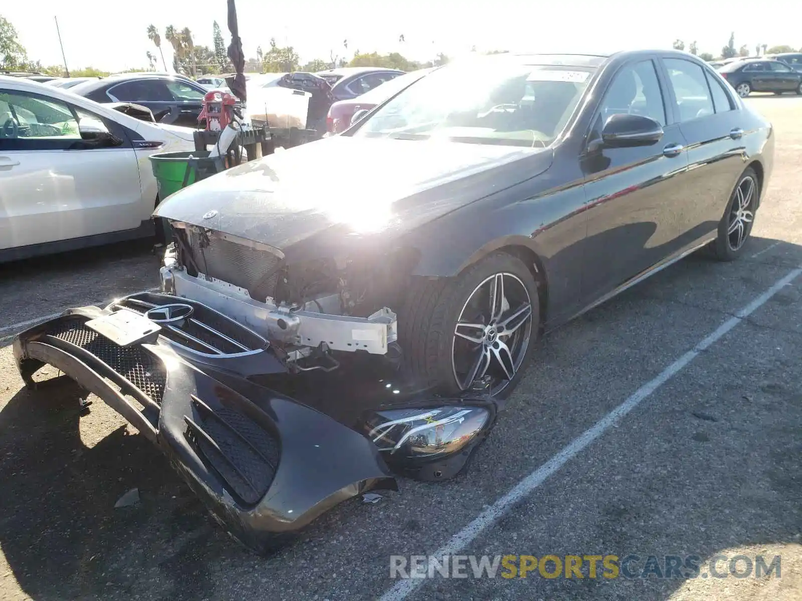 2 Photograph of a damaged car WDDZF4JB2KA672934 MERCEDES-BENZ E CLASS 2019