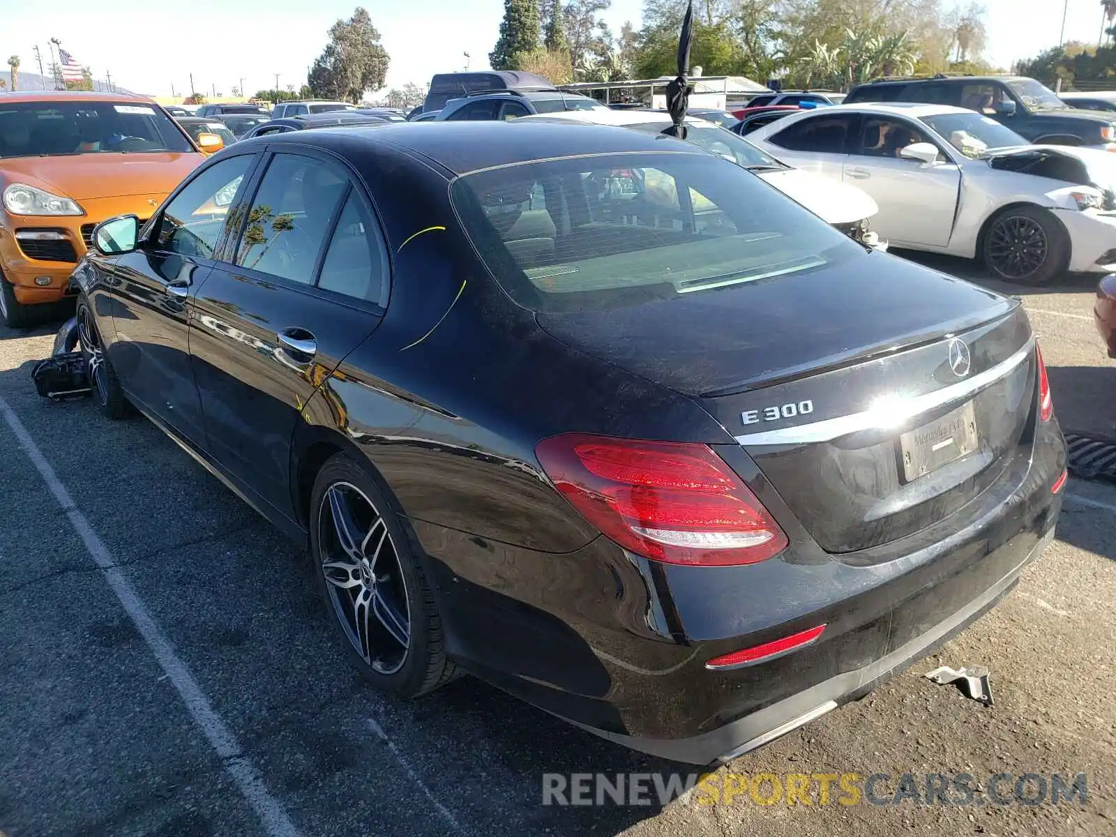 3 Photograph of a damaged car WDDZF4JB2KA672934 MERCEDES-BENZ E CLASS 2019