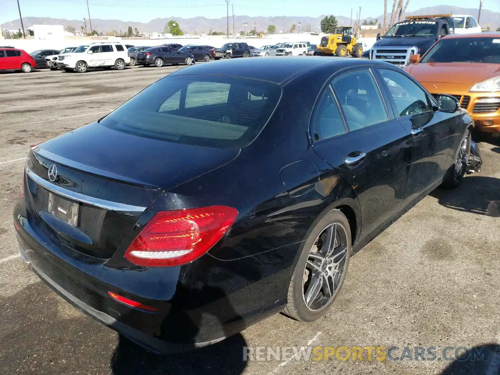 4 Photograph of a damaged car WDDZF4JB2KA672934 MERCEDES-BENZ E CLASS 2019