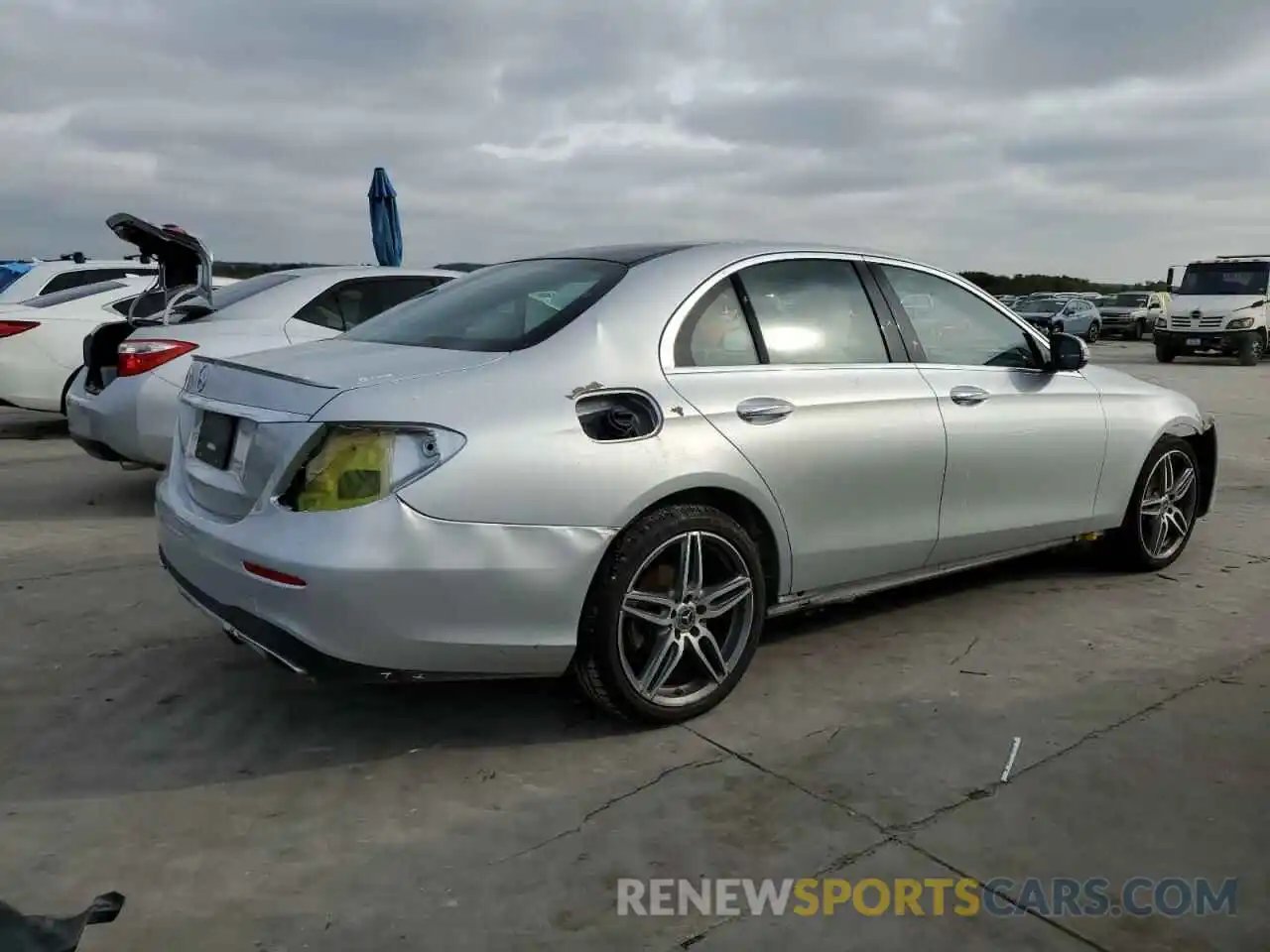 3 Photograph of a damaged car WDDZF4JB2KA682122 MERCEDES-BENZ E-CLASS 2019