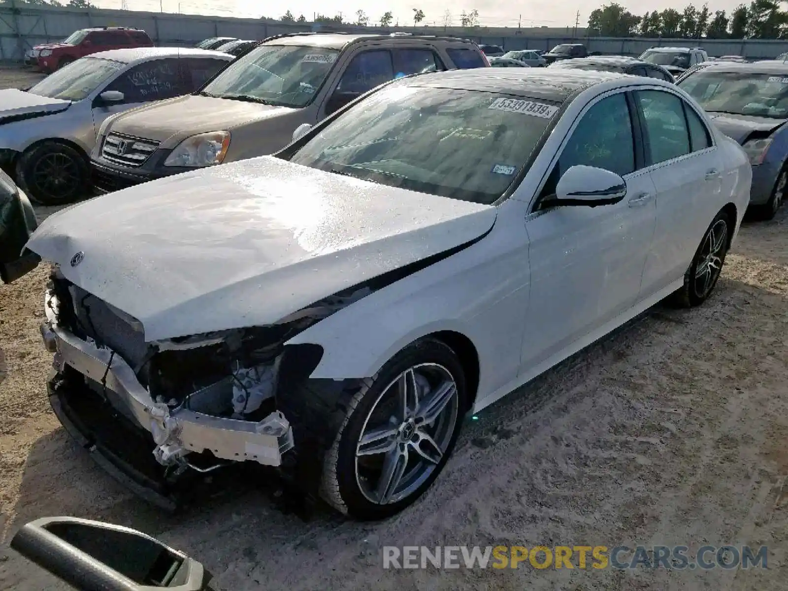 2 Photograph of a damaged car WDDZF4JB3KA489994 MERCEDES-BENZ E CLASS 2019