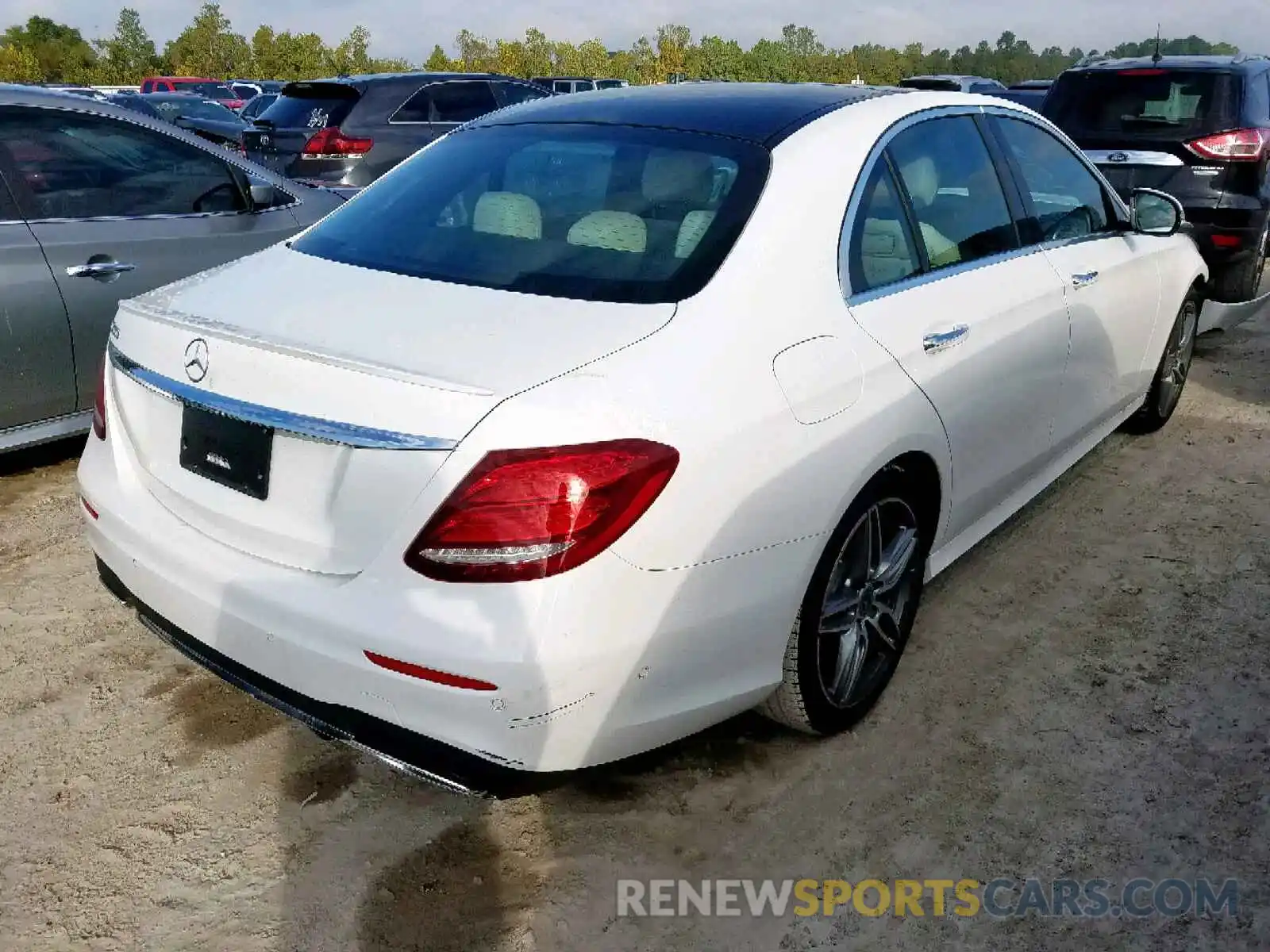 4 Photograph of a damaged car WDDZF4JB3KA489994 MERCEDES-BENZ E CLASS 2019