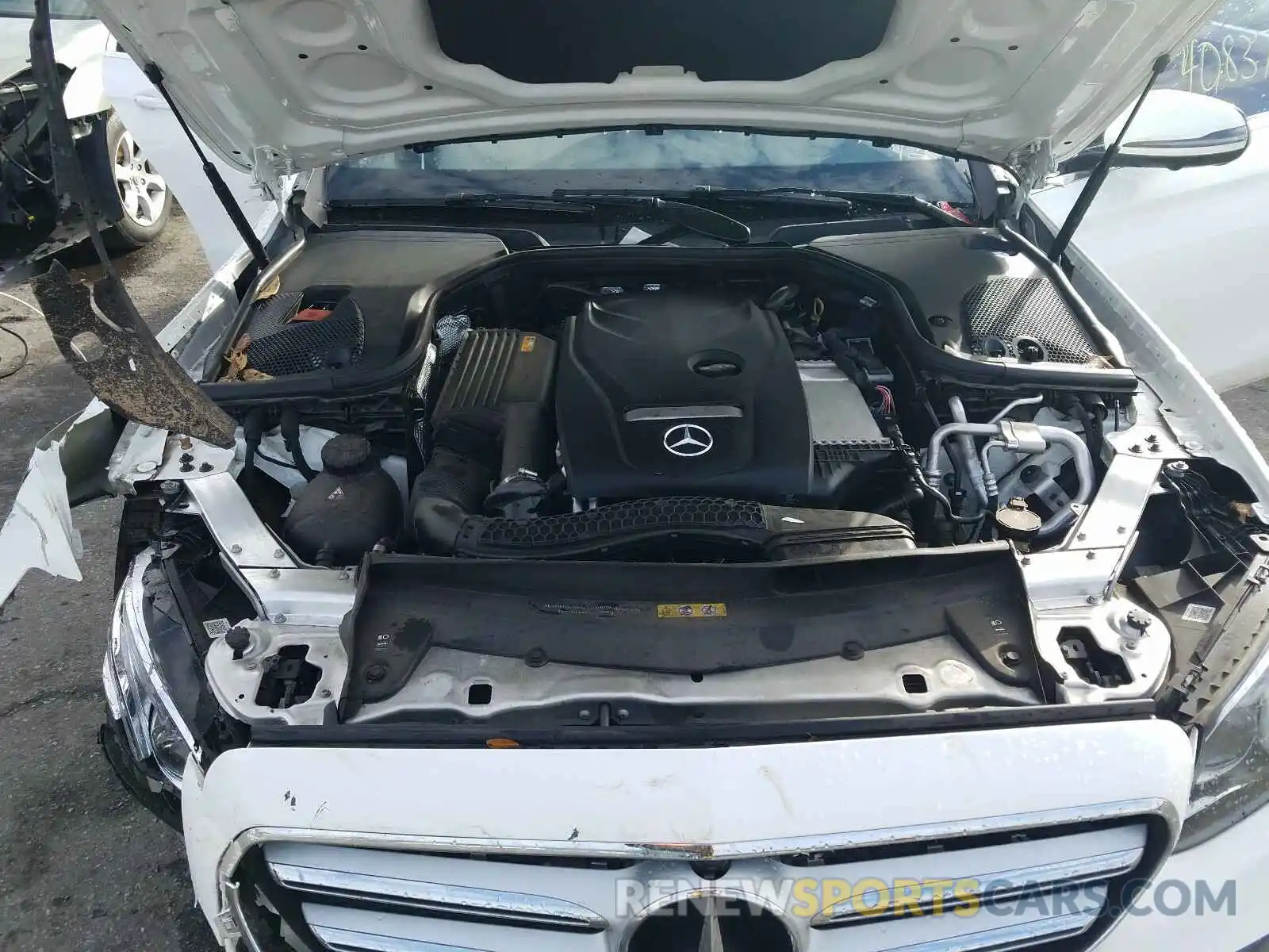 7 Photograph of a damaged car WDDZF4JB3KA492989 MERCEDES-BENZ E CLASS 2019