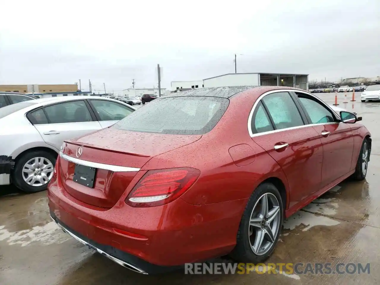 4 Photograph of a damaged car WDDZF4JB3KA516613 MERCEDES-BENZ E-CLASS 2019