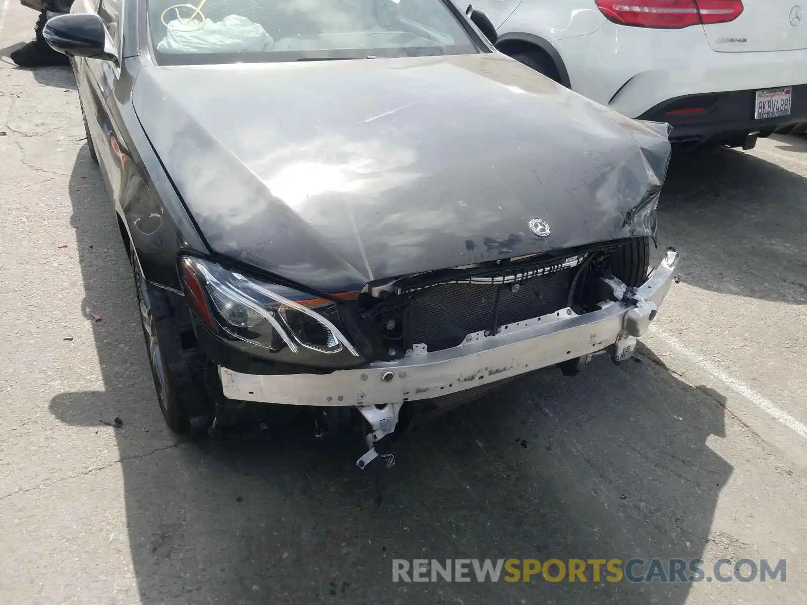 9 Photograph of a damaged car WDDZF4JB3KA554651 MERCEDES-BENZ E CLASS 2019