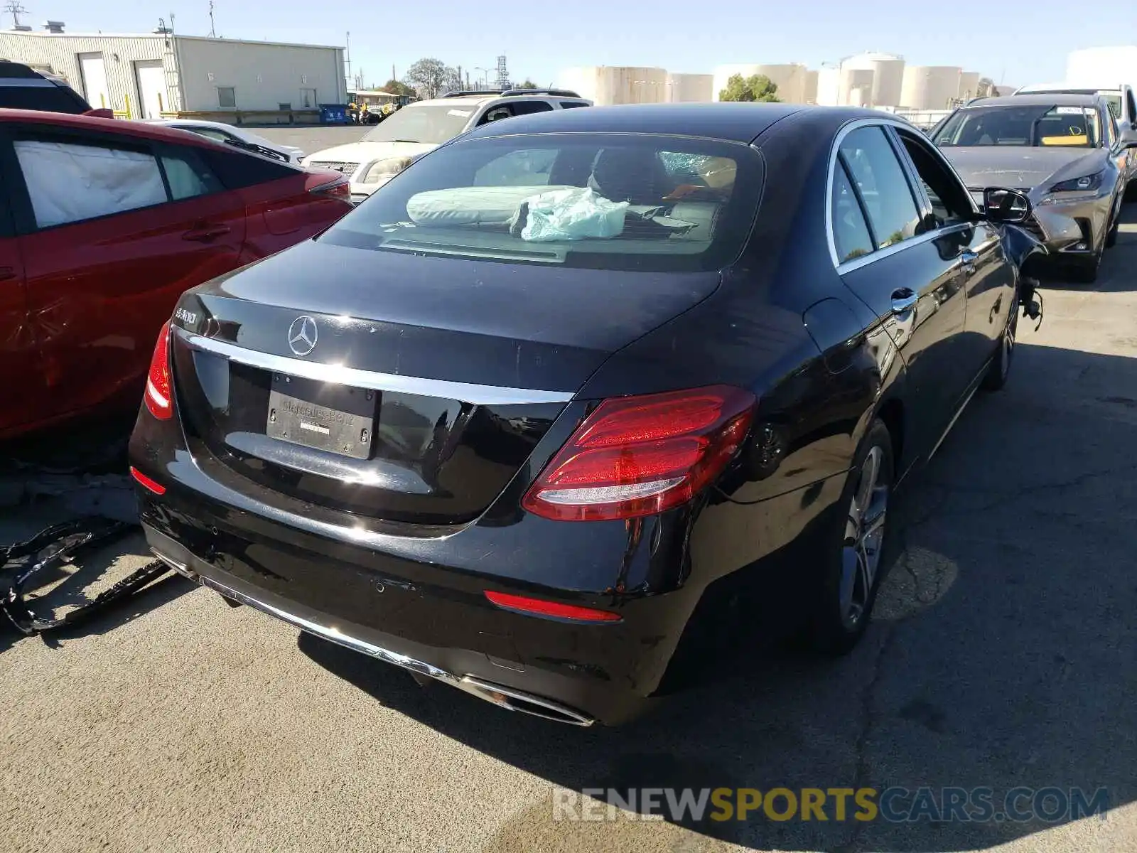 4 Photograph of a damaged car WDDZF4JB3KA561194 MERCEDES-BENZ E-CLASS 2019