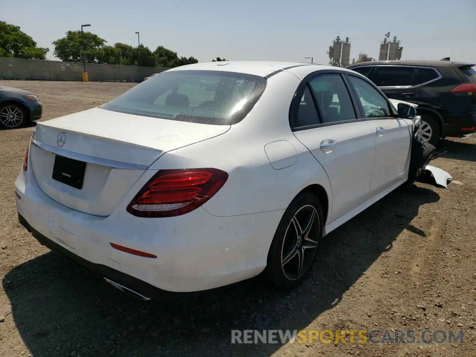 4 Photograph of a damaged car WDDZF4JB3KA562488 MERCEDES-BENZ E CLASS 2019