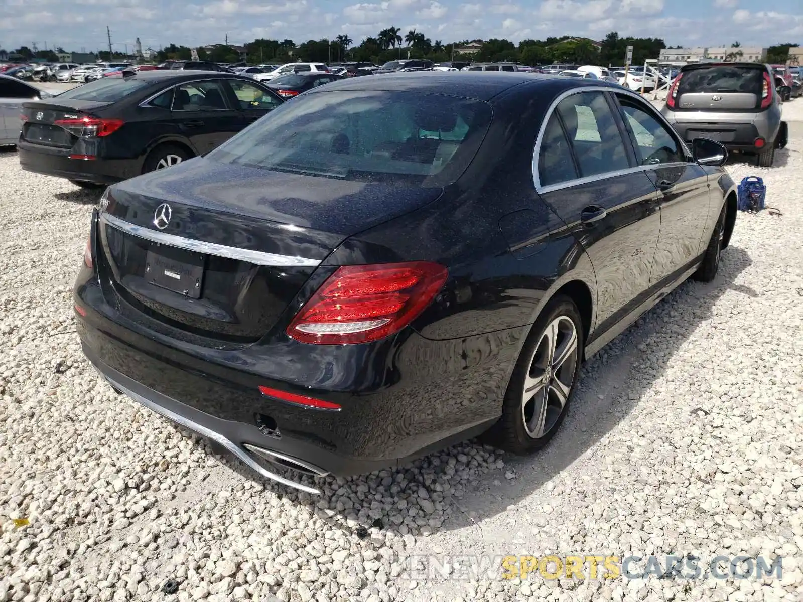 4 Photograph of a damaged car WDDZF4JB3KA575323 MERCEDES-BENZ E-CLASS 2019