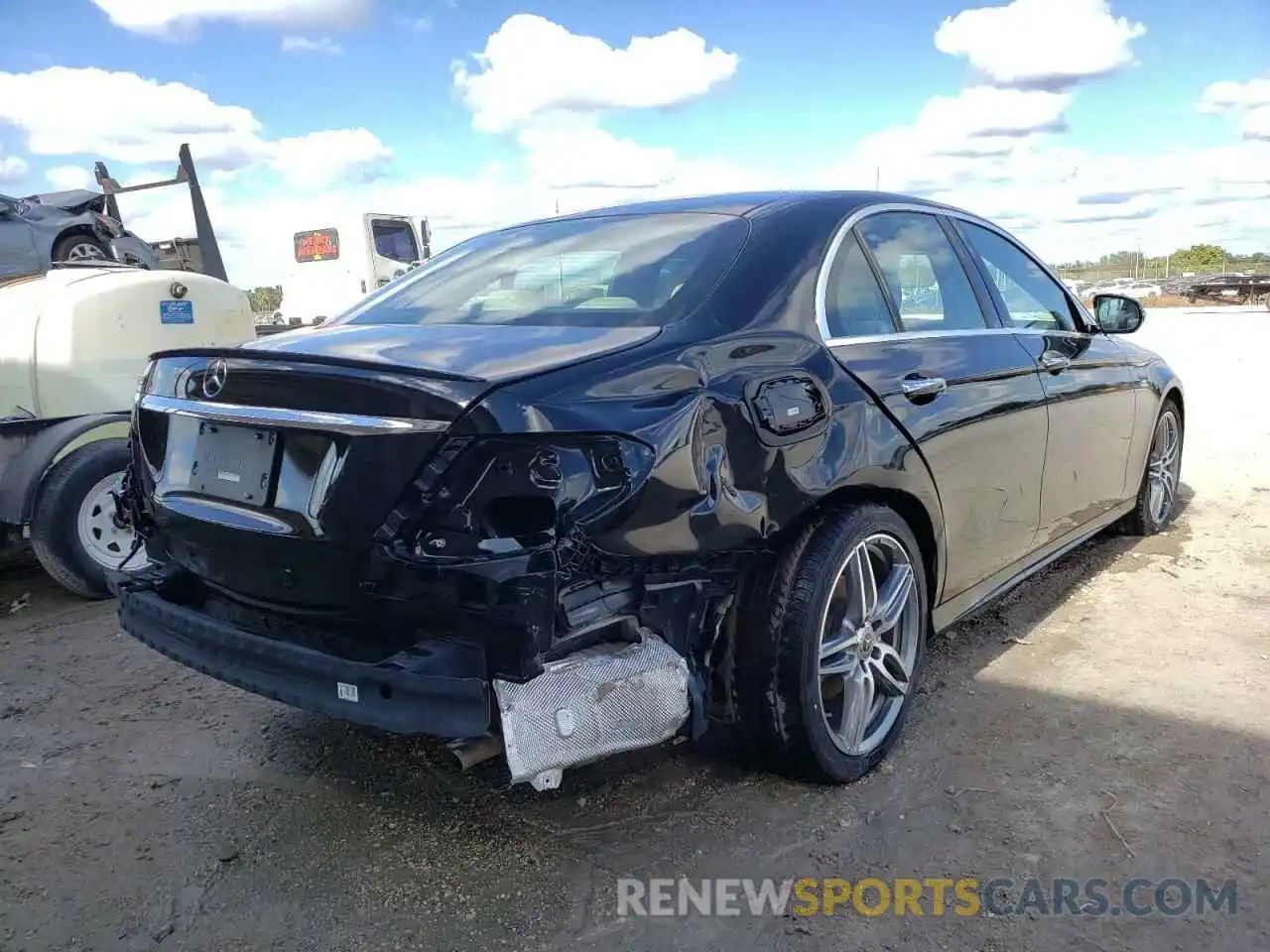 4 Photograph of a damaged car WDDZF4JB3KA587066 MERCEDES-BENZ E-CLASS 2019