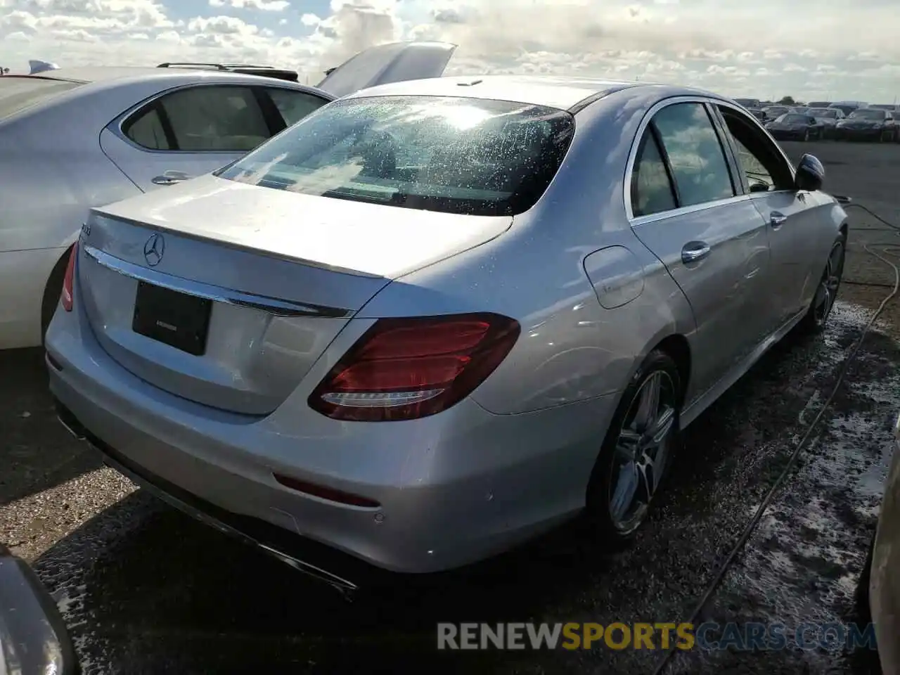 4 Photograph of a damaged car WDDZF4JB3KA590985 MERCEDES-BENZ E-CLASS 2019