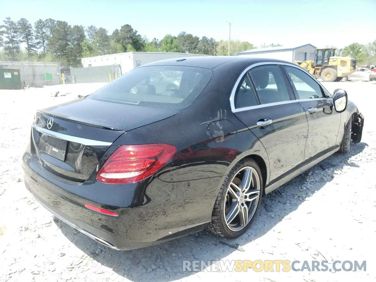 4 Photograph of a damaged car WDDZF4JB3KA614296 MERCEDES-BENZ E-CLASS 2019