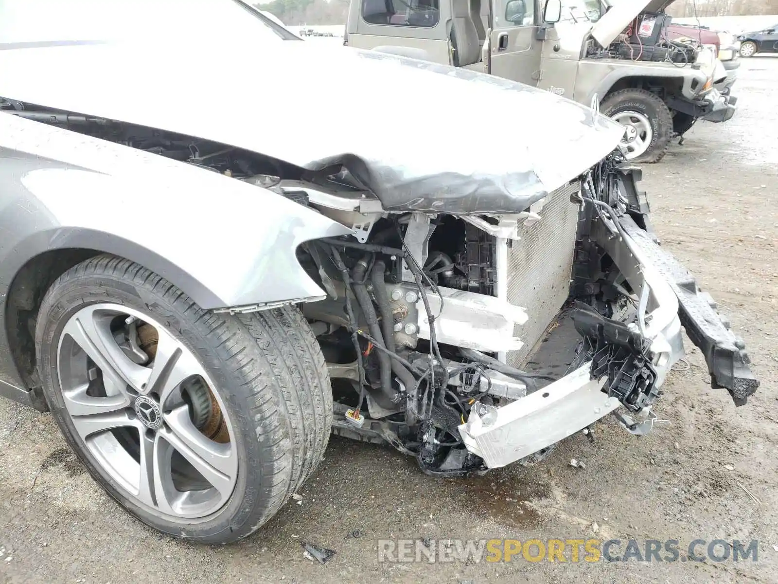 9 Photograph of a damaged car WDDZF4JB3KA625640 MERCEDES-BENZ E CLASS 2019