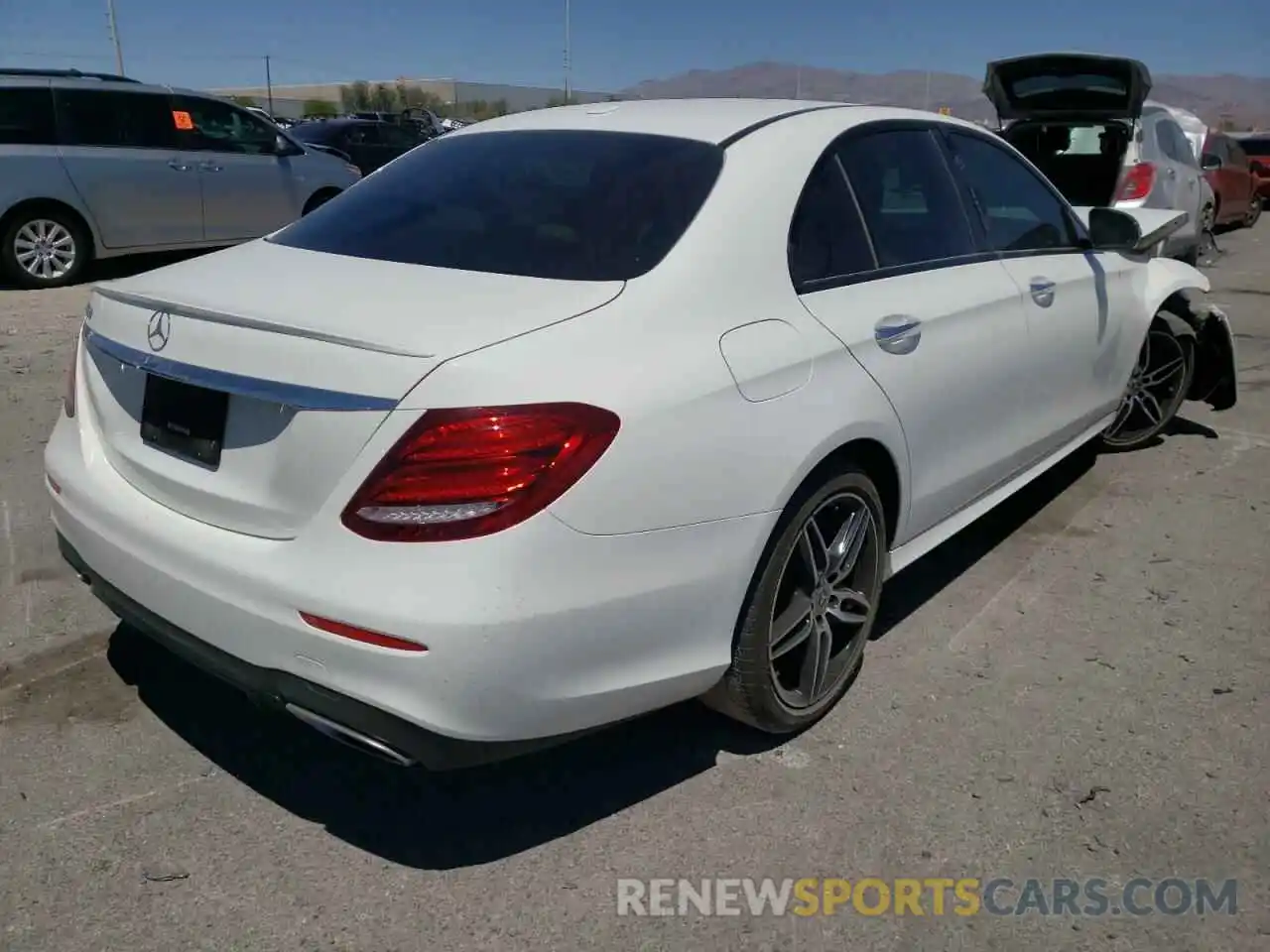 4 Photograph of a damaged car WDDZF4JB3KA665751 MERCEDES-BENZ E-CLASS 2019