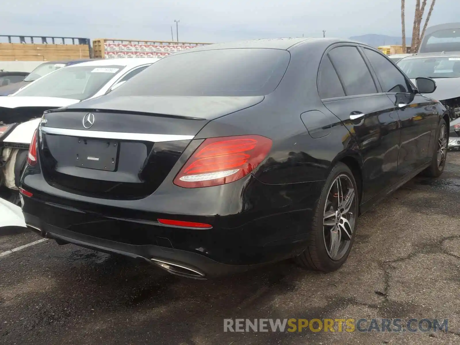 4 Photograph of a damaged car WDDZF4JB3KA666348 MERCEDES-BENZ E CLASS 2019