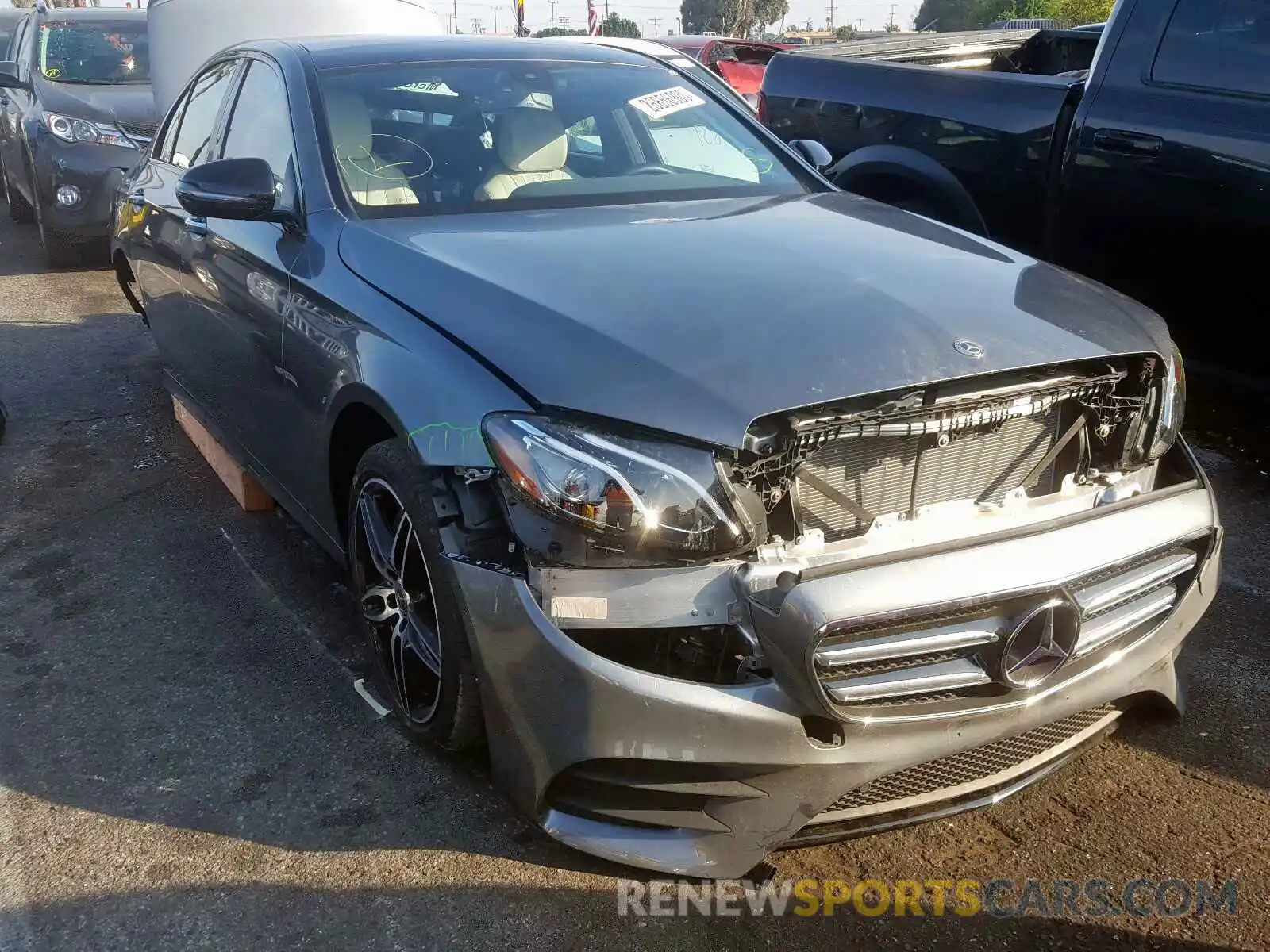 1 Photograph of a damaged car WDDZF4JB3KA670898 MERCEDES-BENZ E CLASS 2019