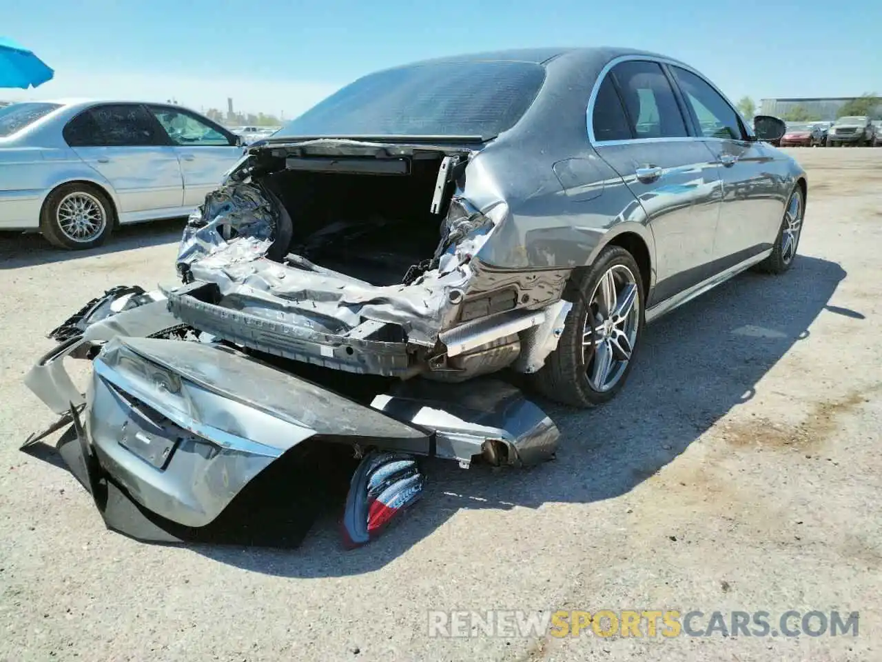 4 Photograph of a damaged car WDDZF4JB3KA684557 MERCEDES-BENZ E-CLASS 2019