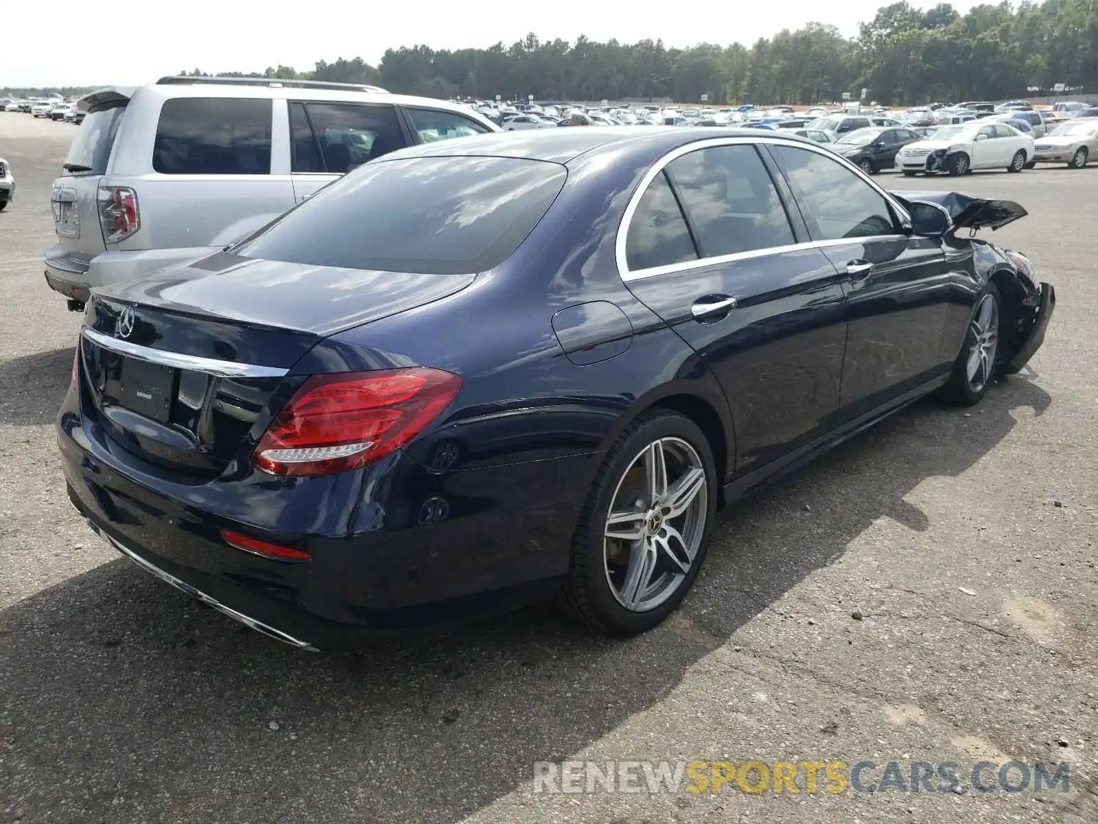 4 Photograph of a damaged car WDDZF4JB4KA500128 MERCEDES-BENZ E CLASS 2019