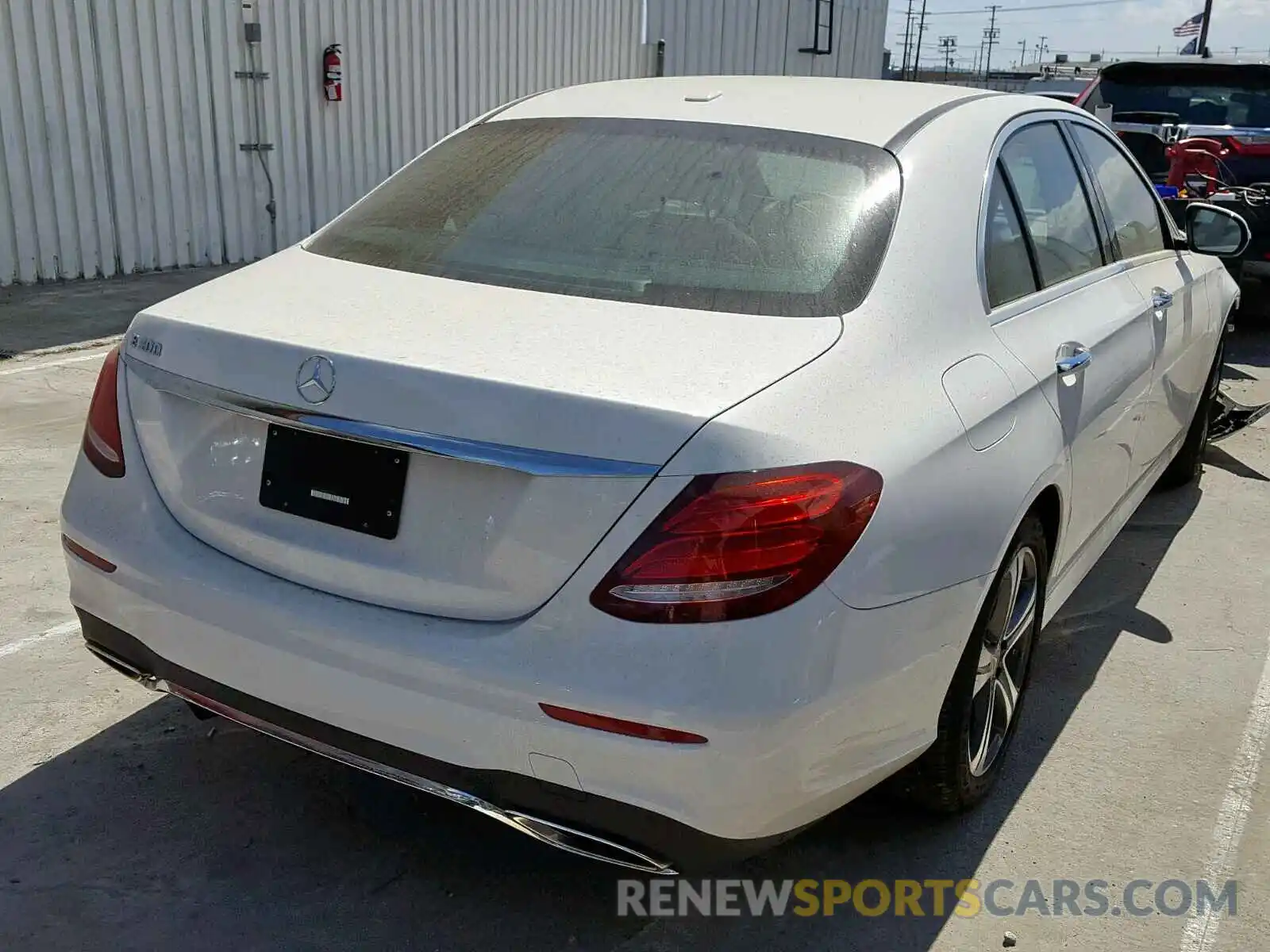 4 Photograph of a damaged car WDDZF4JB4KA510593 MERCEDES-BENZ E CLASS 2019