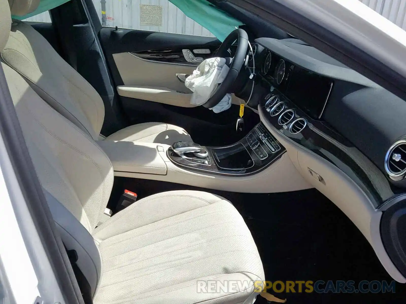 5 Photograph of a damaged car WDDZF4JB4KA510593 MERCEDES-BENZ E CLASS 2019