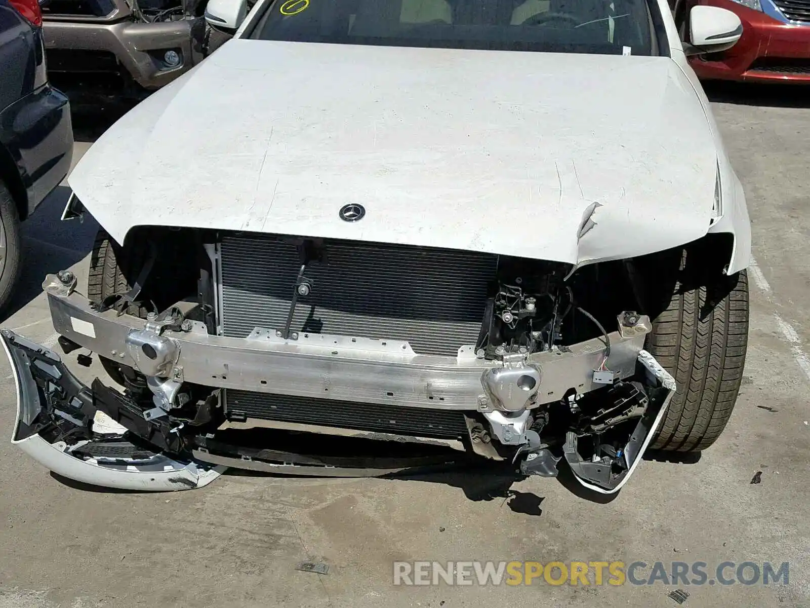 9 Photograph of a damaged car WDDZF4JB4KA510593 MERCEDES-BENZ E CLASS 2019