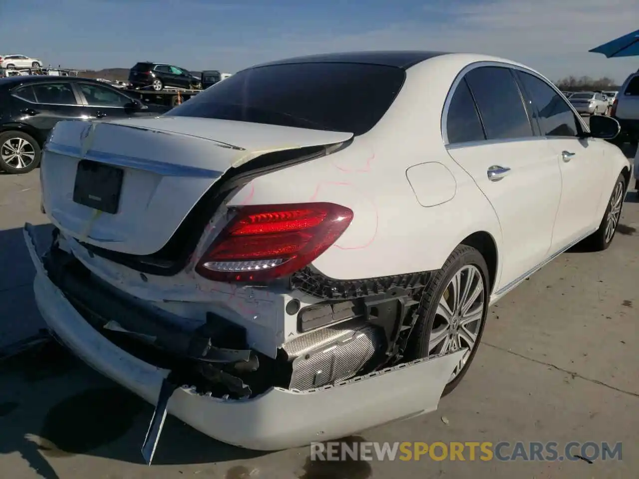 4 Photograph of a damaged car WDDZF4JB4KA512117 MERCEDES-BENZ E-CLASS 2019