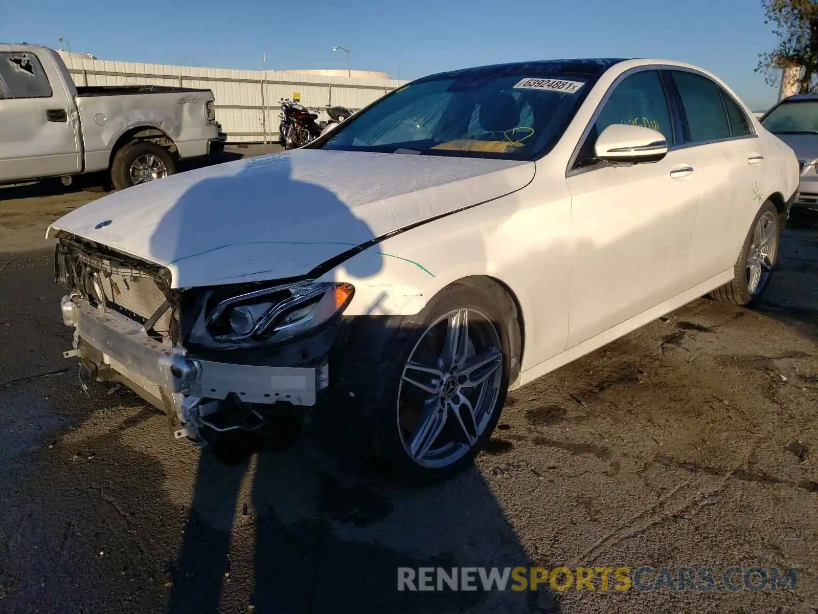 2 Photograph of a damaged car WDDZF4JB4KA514210 MERCEDES-BENZ E-CLASS 2019