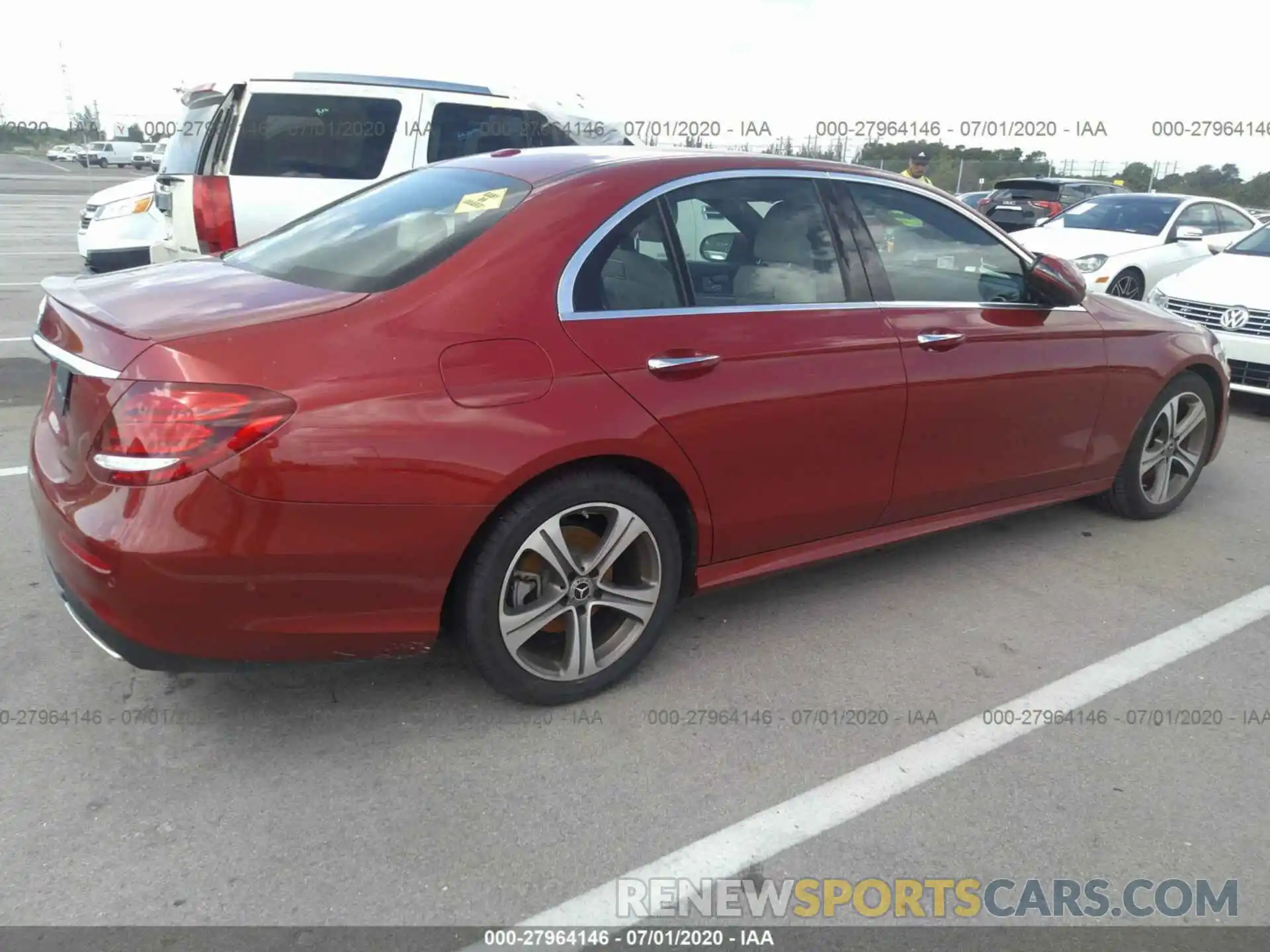 4 Photograph of a damaged car WDDZF4JB4KA522288 MERCEDES-BENZ E-CLASS 2019