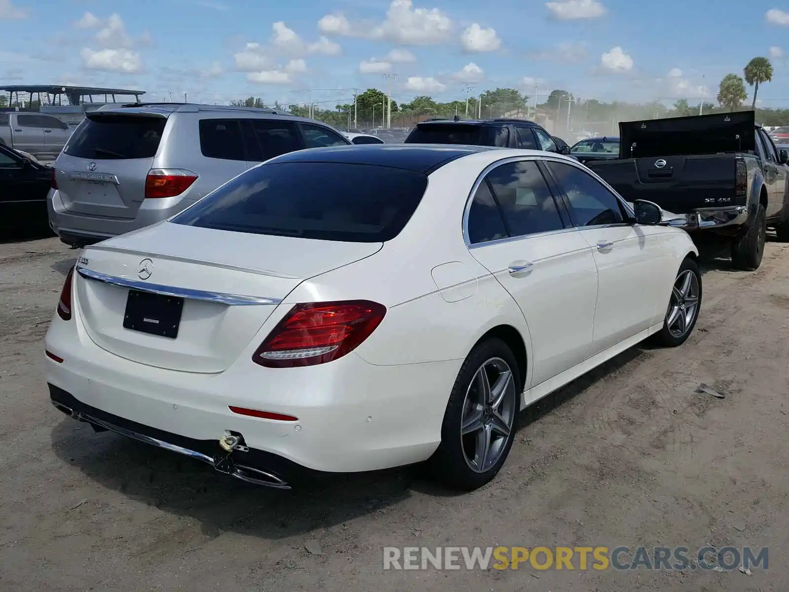 4 Photograph of a damaged car WDDZF4JB4KA561110 MERCEDES-BENZ E CLASS 2019