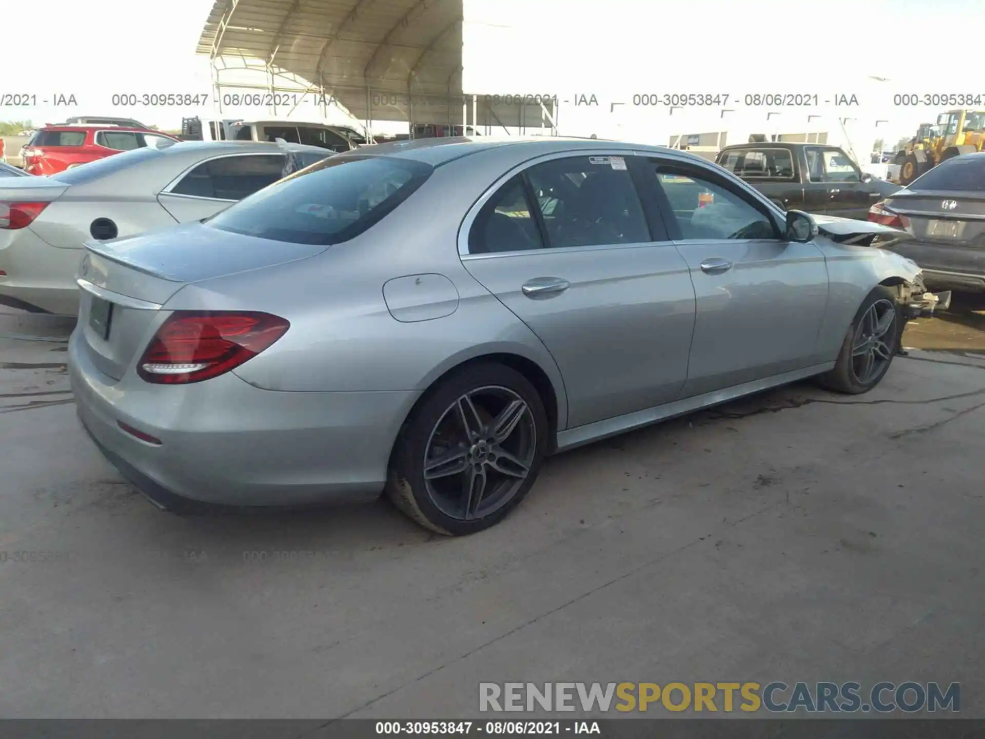 4 Photograph of a damaged car WDDZF4JB4KA571491 MERCEDES-BENZ E-CLASS 2019