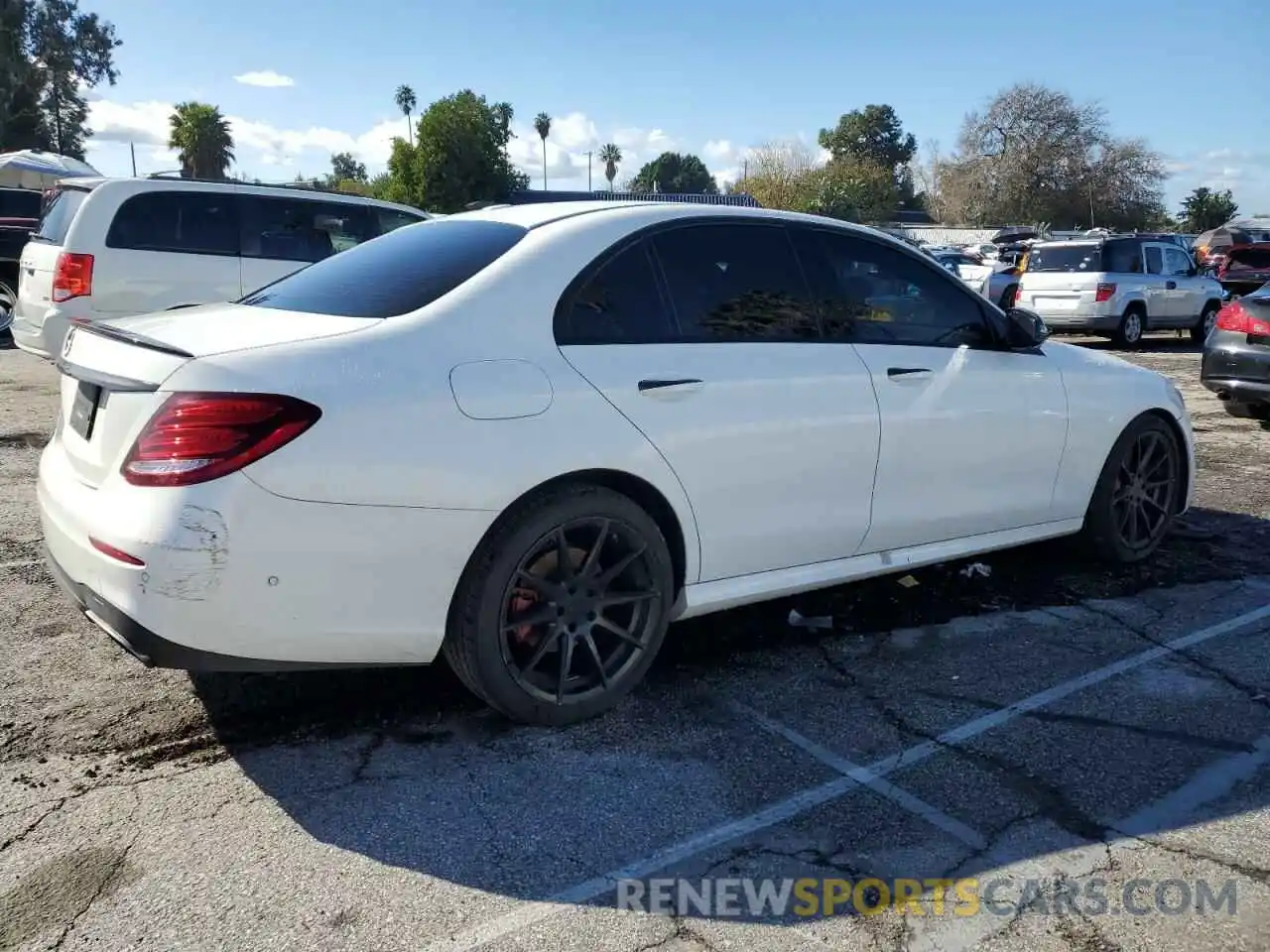 3 Photograph of a damaged car WDDZF4JB4KA583592 MERCEDES-BENZ E-CLASS 2019