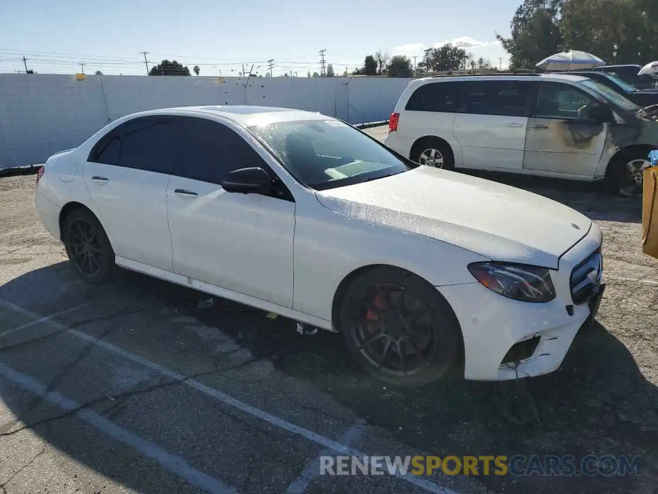 4 Photograph of a damaged car WDDZF4JB4KA583592 MERCEDES-BENZ E-CLASS 2019