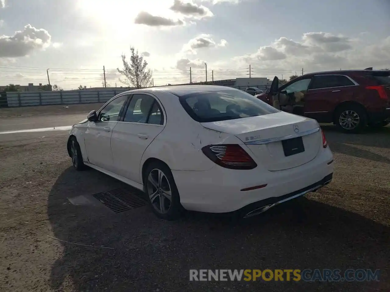 3 Photograph of a damaged car WDDZF4JB4KA592910 MERCEDES-BENZ E-CLASS 2019