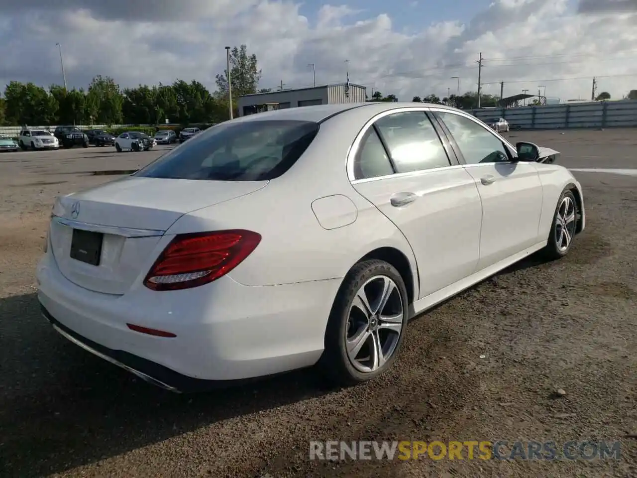 4 Photograph of a damaged car WDDZF4JB4KA592910 MERCEDES-BENZ E-CLASS 2019