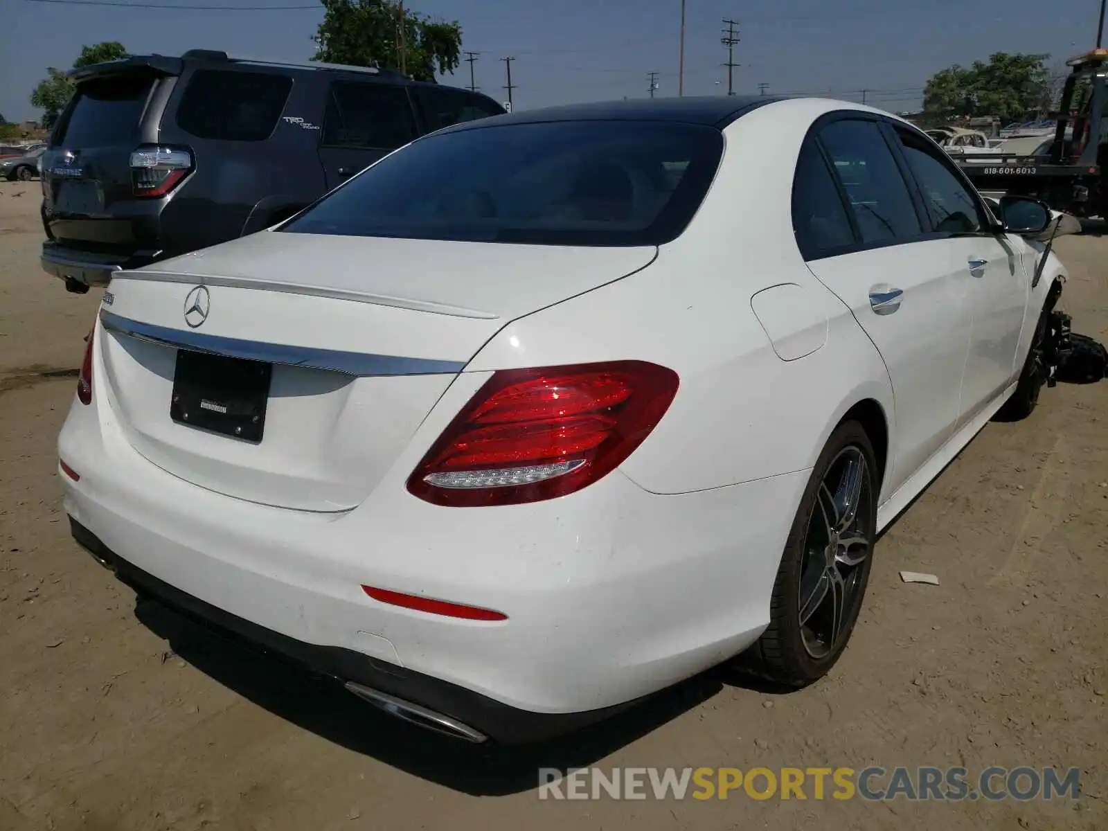 4 Photograph of a damaged car WDDZF4JB4KA605333 MERCEDES-BENZ E-CLASS 2019