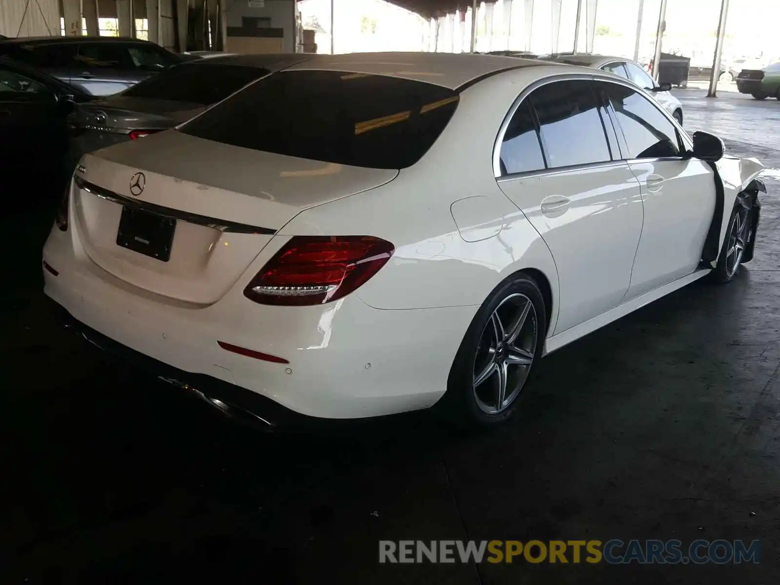 4 Photograph of a damaged car WDDZF4JB4KA614243 MERCEDES-BENZ E CLASS 2019