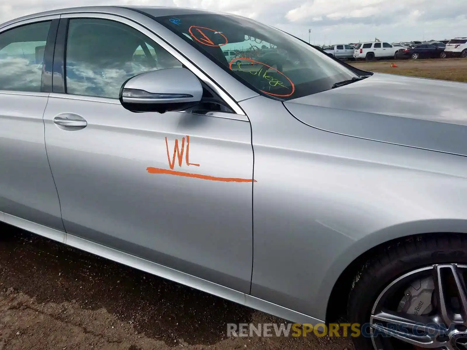 9 Photograph of a damaged car WDDZF4JB4KA667640 MERCEDES-BENZ E CLASS 2019