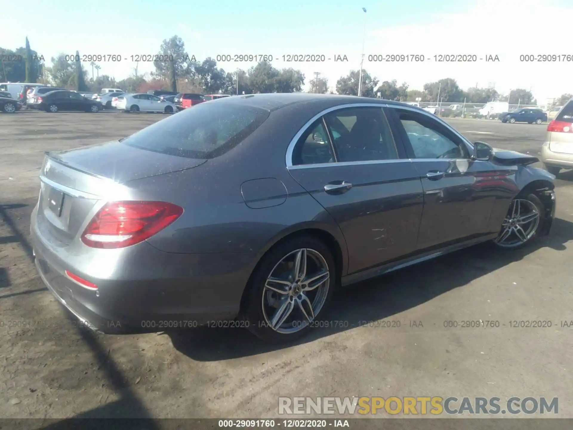 4 Photograph of a damaged car WDDZF4JB4KA677889 MERCEDES-BENZ E-CLASS 2019