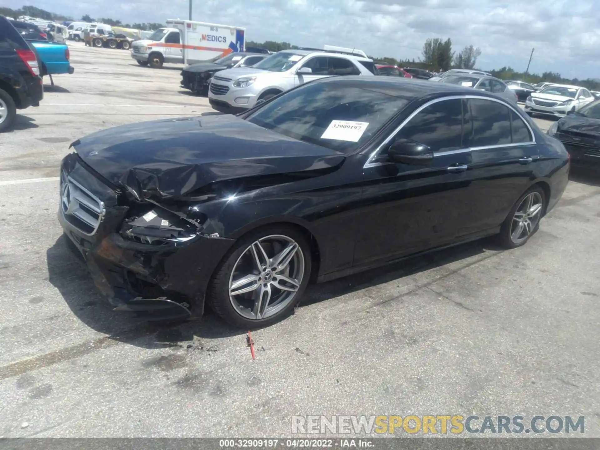 2 Photograph of a damaged car WDDZF4JB4KA678850 MERCEDES-BENZ E-CLASS 2019