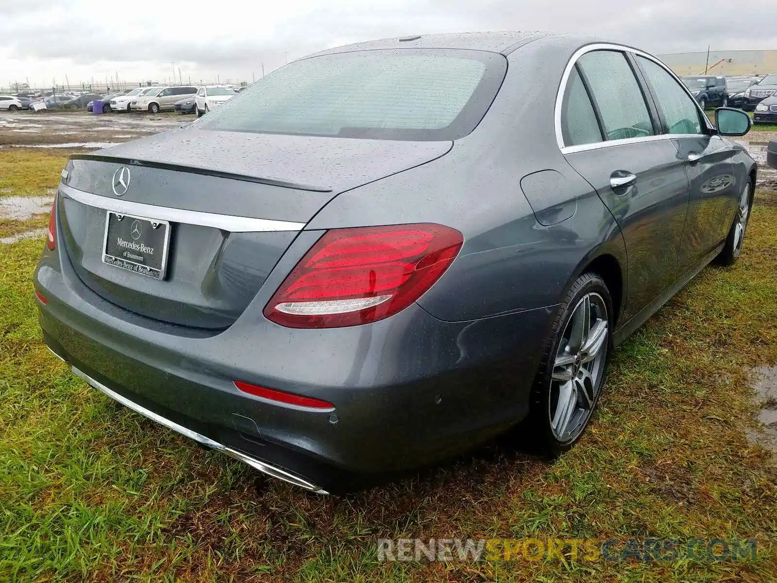 4 Photograph of a damaged car WDDZF4JB4KA687354 MERCEDES-BENZ E CLASS 2019