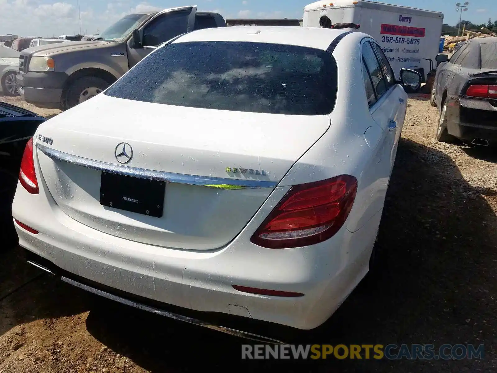 4 Photograph of a damaged car WDDZF4JB5KA517214 MERCEDES-BENZ E CLASS 2019