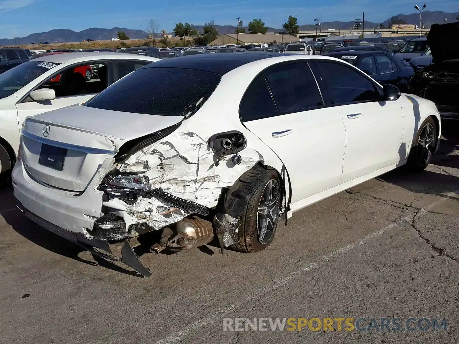 4 Photograph of a damaged car WDDZF4JB5KA522719 MERCEDES-BENZ E CLASS 2019