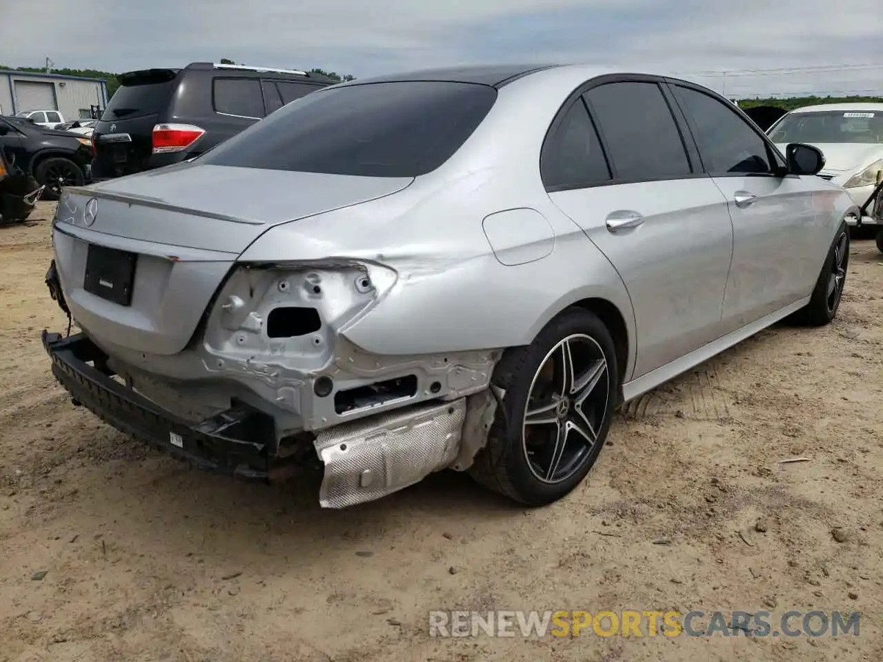 4 Photograph of a damaged car WDDZF4JB5KA524826 MERCEDES-BENZ E-CLASS 2019