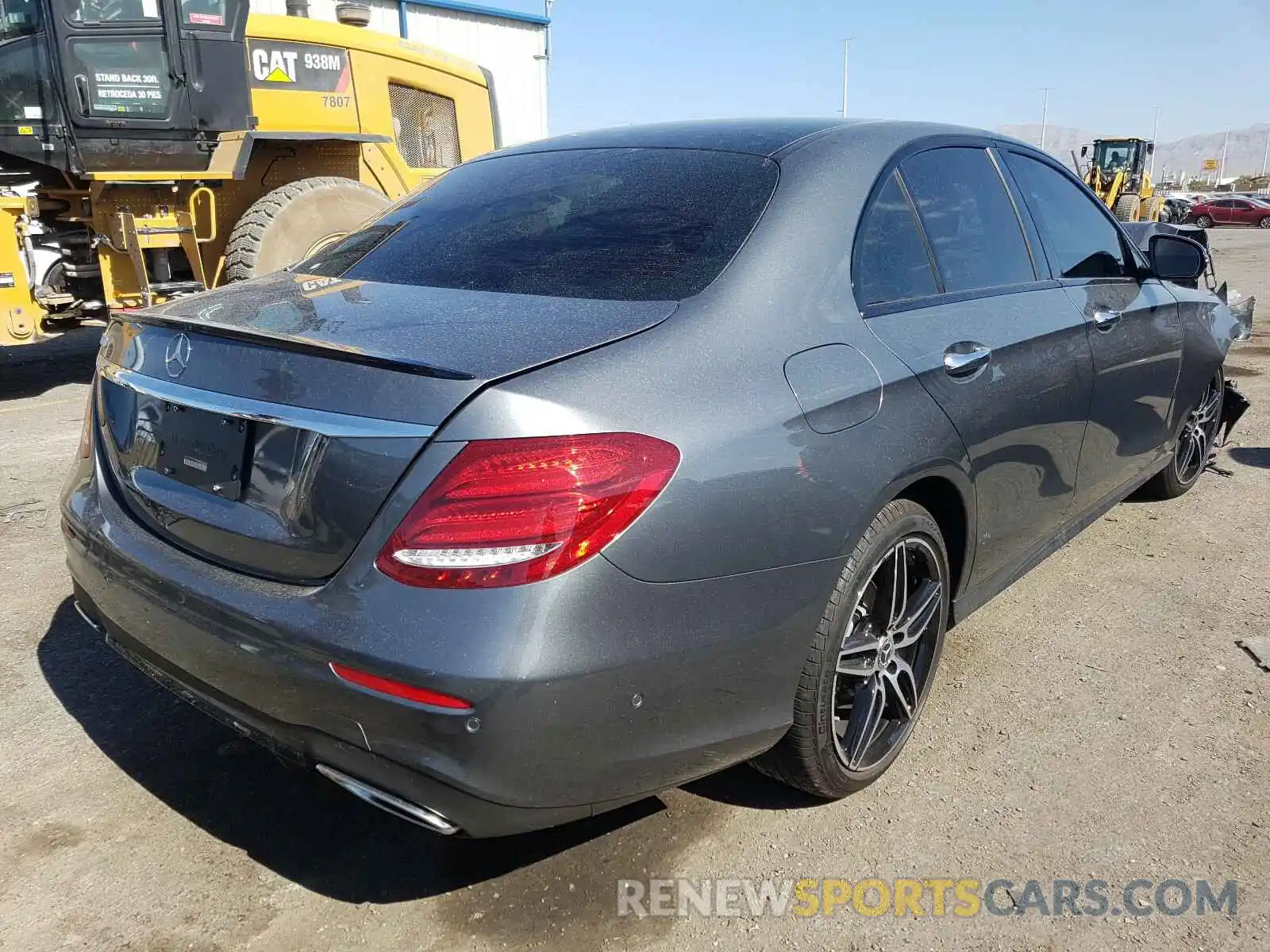 4 Photograph of a damaged car WDDZF4JB5KA526124 MERCEDES-BENZ E CLASS 2019