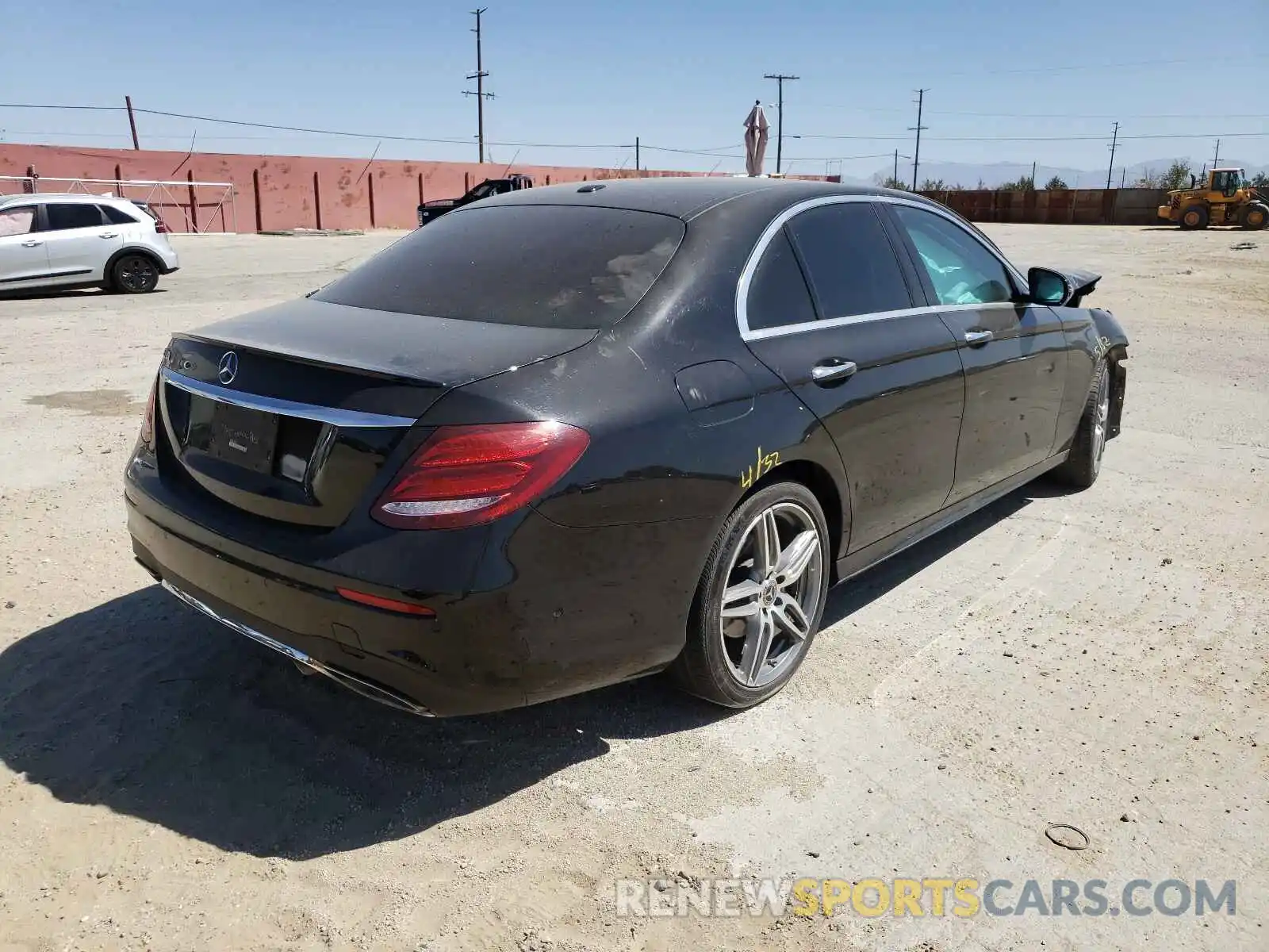 4 Photograph of a damaged car WDDZF4JB5KA526785 MERCEDES-BENZ E-CLASS 2019